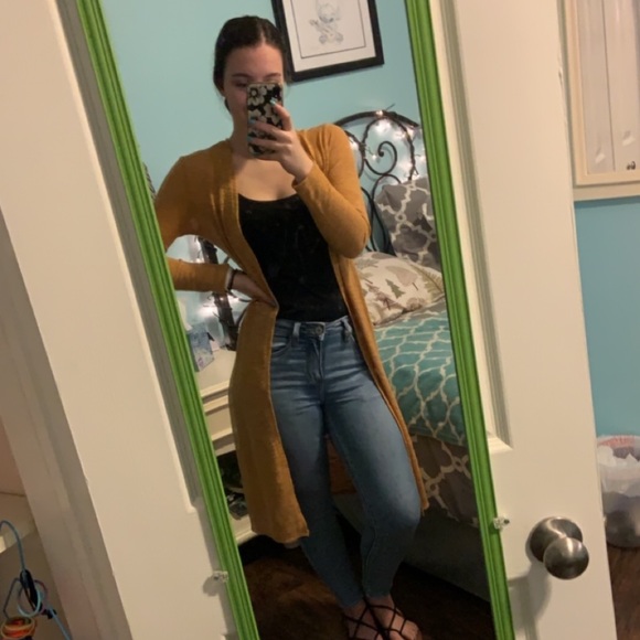 Meet your Posher, Erin - Picture 2 of 4